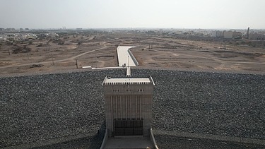 Gates (Electrical): 06 Nos