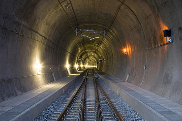 Der Lötschberg-Basistunnel mit einer Gesamtlänge von 32,5 km
